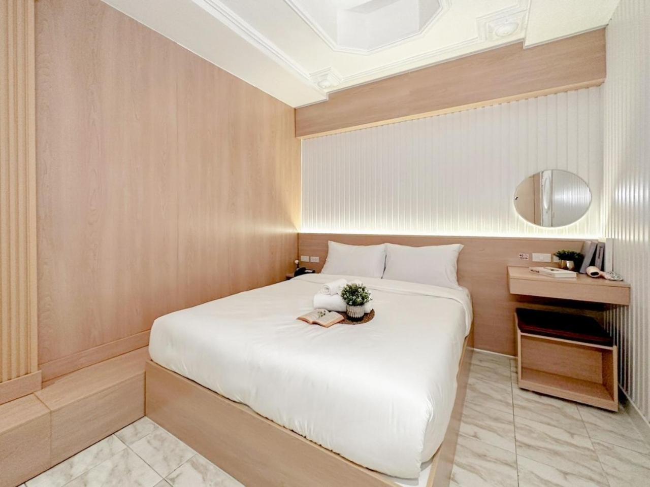 Thrive Hotel Bangkok Esterno foto