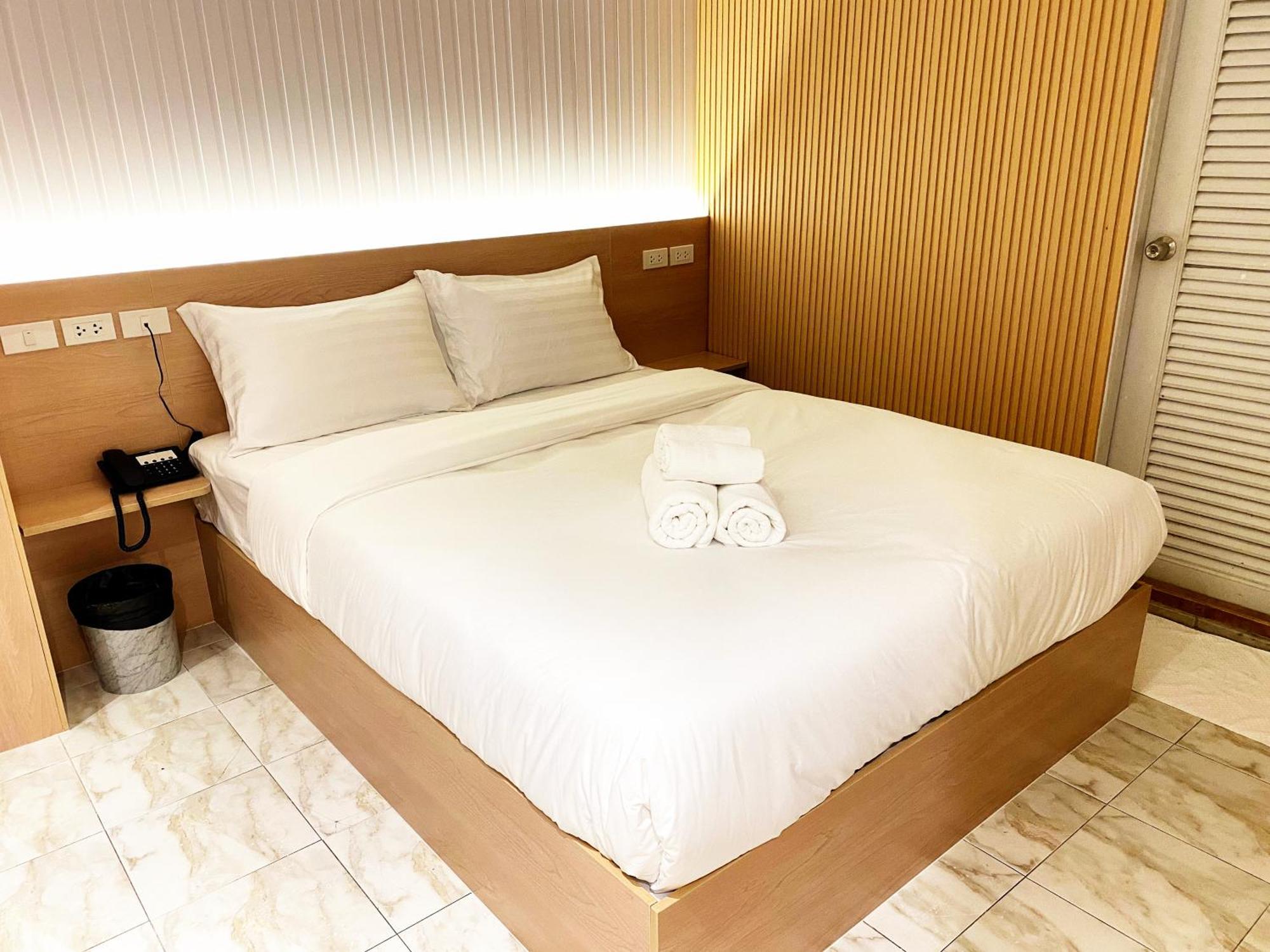 Thrive Hotel Bangkok Esterno foto